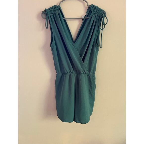 Gilli Faux Wrap Romper Ruched Sleeve Textured Fabric Teal - Picture 4 of 8